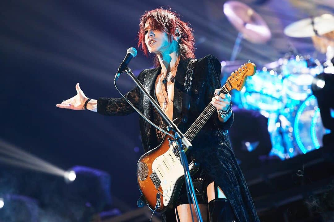 SUGIZOさんのインスタグラム写真 - (SUGIZOInstagram)「In THE LAST ROCKSTARS @ ARIAKE ARENA.  Photo by Keiko TANABE.  #THELASTROCKSTARS #TLRS #YOSHIKI #HYDE #SUGIZO #MIYAVI」11月27日 22時11分 - sugizo_official