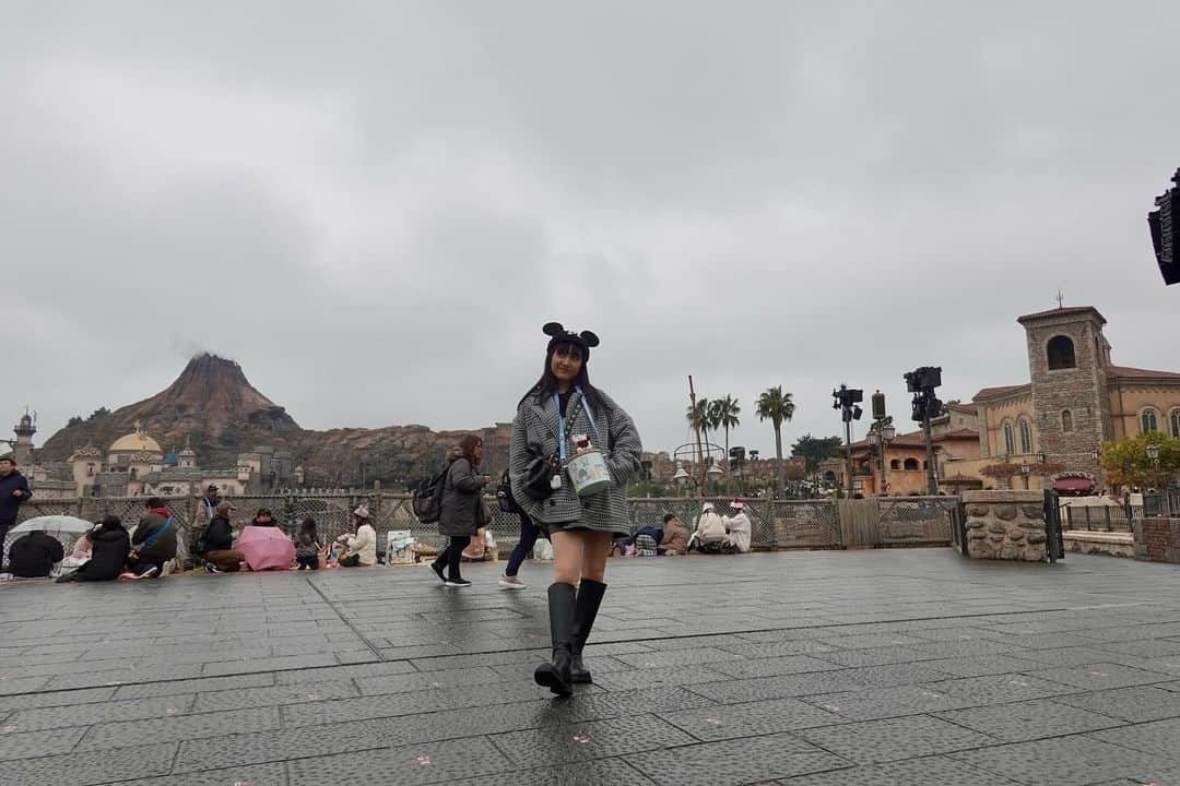 山崎玲奈さんのインスタグラム写真 - (山崎玲奈Instagram)「Disney Sea🐭🌏🌋🧜‍♀️💕 ・ ・  #ディズニー  #ディズニーシー  #disney  #ミッキー   #ディズニーだいすき 😍」11月27日 22時18分 - renayamasaki07