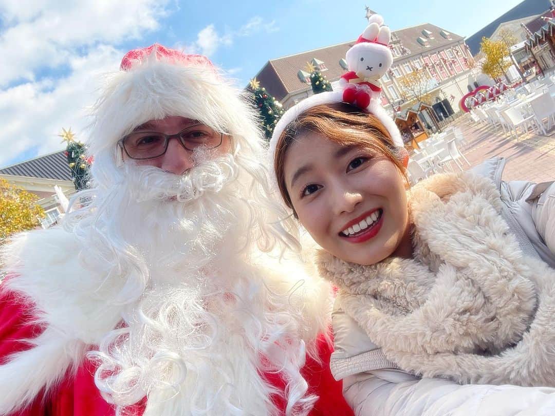 木村那津美のインスタグラム：「🎄  クリスマスムード満点のハウステンボス ご紹介しました(*^^*)✨️  実はこのとき、一軍のメイク道具を忘れており、 会社にあった予備でメイクしましたが、 図らずもクリスマス仕様になりました✨️🎅 気づきました？🤣」