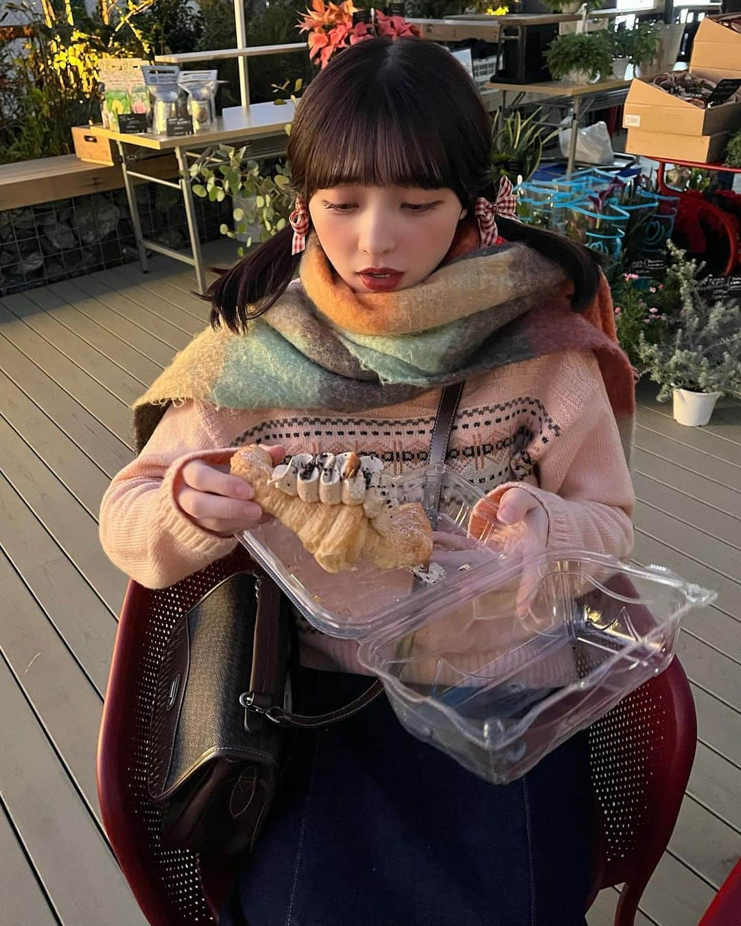 新田湖子さんのインスタグラム写真 - (新田湖子Instagram)「クロワッサン🥐🧶 美味しすぎて毎日たべれる、♡」11月27日 22時20分 - coconitta0809