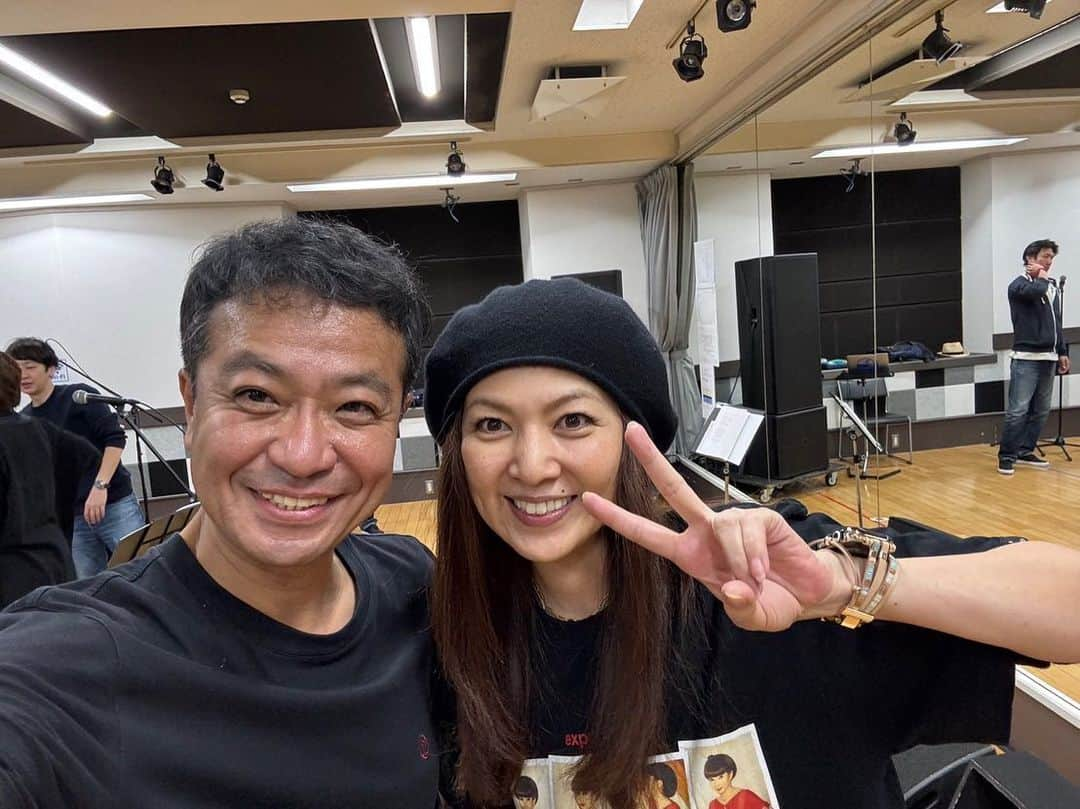 中山秀征さんのインスタグラム写真 - (中山秀征Instagram)「ヒデライブの通しリハ。 今日は直ちゃん参加で楽しいリハになりました。 ライブまであと3日。 素晴らしい仕上がりです👍あんな歌やこんな歌を DAISUKIコーナーお楽しみに‼️ もちろんトークも激アツ笑 明日は松本さんのリハーサルです。」11月27日 22時24分 - hidechan0731