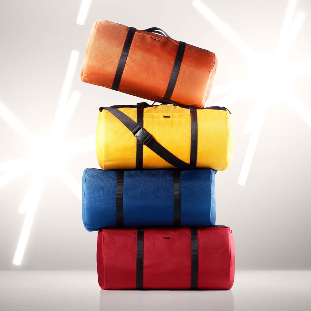 トゥミのインスタグラム：「Our Cyber Monday Event is the perfect time to pick up our new, limited-edition Just In Case® Duffel from Alpha Bravo. It merges the ultra-durability of ballistic nylon with the convenience of our packable Just In Case® collection.  Exclusive to North America.   #TUMI」