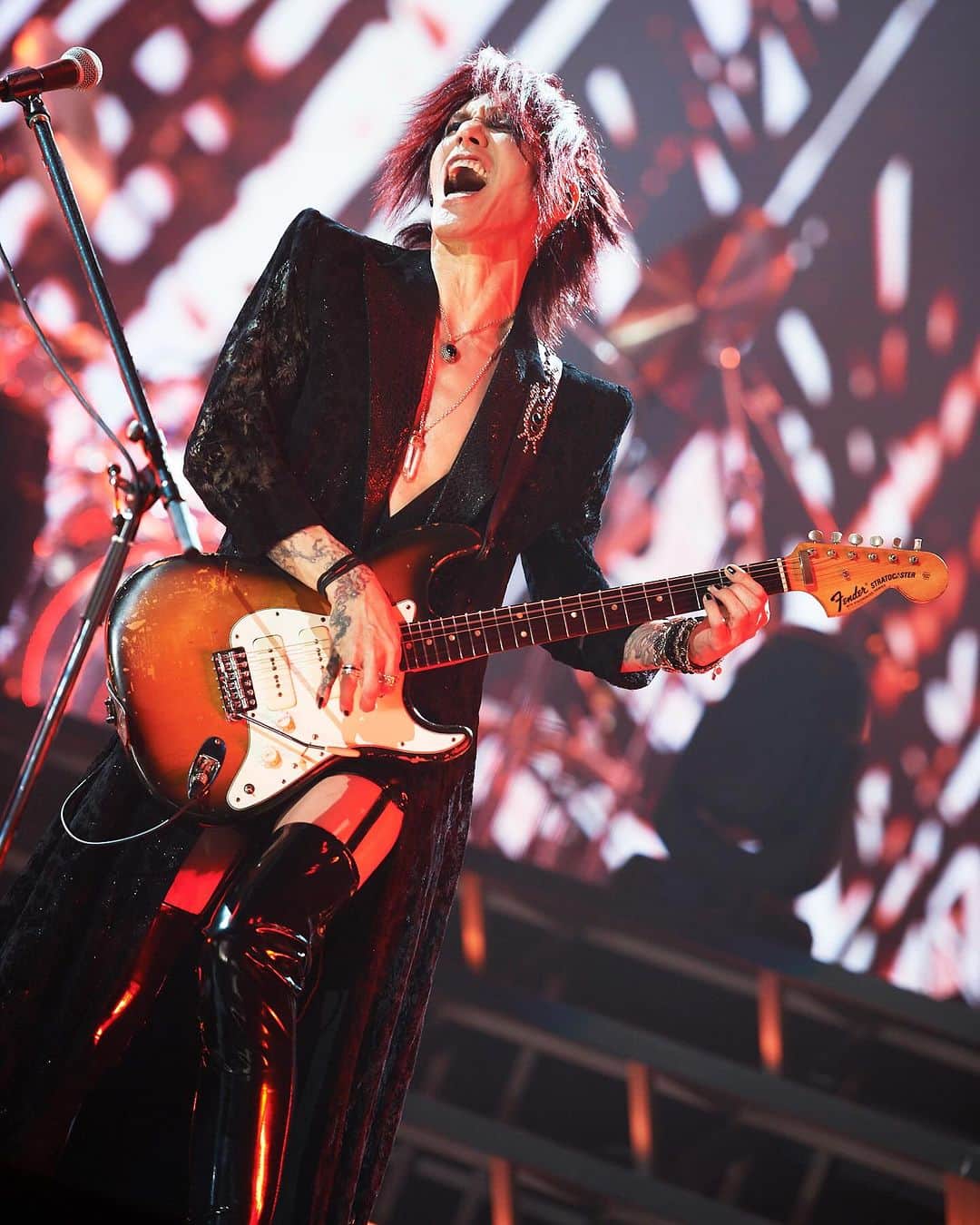 SUGIZOさんのインスタグラム写真 - (SUGIZOInstagram)「In THE LAST ROCKSTARS @ ARIAKE ARENA.  Photo by Keiko TANABE.  #THELASTROCKSTARS #TLRS #YOSHIKI #HYDE #SUGIZO #MIYAVI」11月27日 22時29分 - sugizo_official