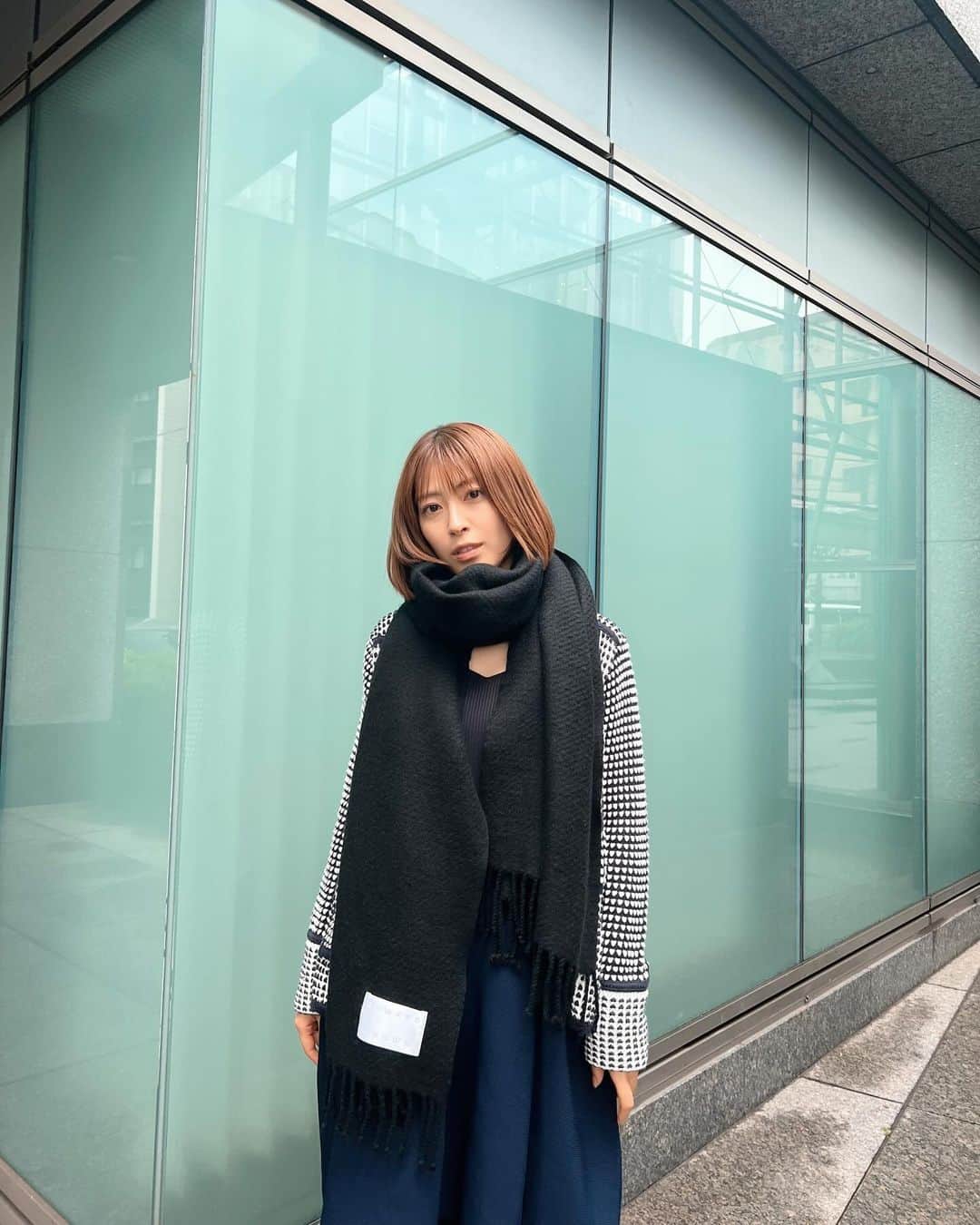 瀧本美織のインスタグラム：「カシミヤがとても優しい…   @edward_brown_official   #PR」
