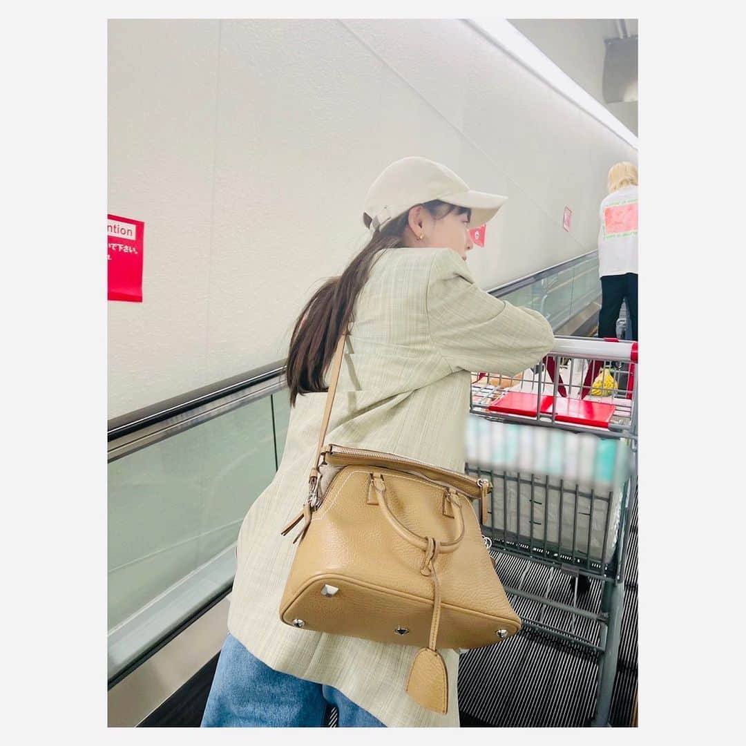 福原遥さんのインスタグラム写真 - (福原遥Instagram)「. コストコに行って 大はしゃぎな福原でした🛒 #はるかふく」11月27日 22時48分 - haruka.f.official