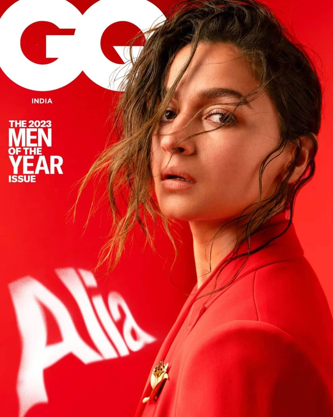 アリア・バットのインスタグラム：「From being named #Gucci’s first Indian global ambassador to foraying into the global arena with her first international #Netflix project, and then delivering a stellar performance in the hit film #RockyAurRaniKiiPremKahaani, 2023 has belonged to #AliaBhatt.  Head of Editorial Content: Che Kurrien (@chekurrien) Photographed by: Avani Rai (@avani.rai) Styling: Rahul Vijay (@rahulvijay1988) Hair: Amit Thakur (@amitthakur_hair) Make-Up: Puneet Saini (@puneetbsaini) Art Director: Mihir Shah (@mahamihir) Consulting Editor: Priyadarshini Patwa (@priyadarshinipatwa) Entertainment Director: Megha Mehta (@magzmehta) Production: Anomaly Production, Shivanjana Nigam, Shubhra Shukla (@anomalyproduction) (@shivanjana_nigam) (@swagkumari)  Blazer and shirt by Gaurav Gupta (@gauravguptaofficial) Brooch by Beg Borrow Steal Studio (@begborrowstealstudio)」