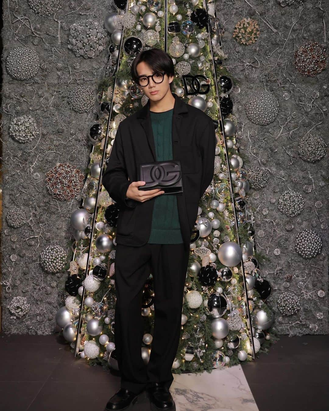 大木遥翔さんのインスタグラム写真 - (大木遥翔Instagram)「✨DOLCE&GABBANA HOLIDAY 2023 Private Party✨  フラワーアーティスト、ニコライ・バーグマンによる 約4mのオリジナルクリスマスツリー🎄とても綺麗でした！！ １２月２５日まで展示されてるので是非見てください⭐️  #dolcegabbana  #dgholidays  #ドルチェガッバーナ  #dgホリデー」11月27日 23時10分 - o_h_410