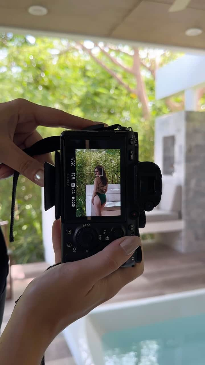 Coleen Garciaのインスタグラム：「Are they even your friends if they don’t take your photos like this? 😚 📍 @banwaprivateisland  📸 @janinamanipol @sandyyriccio」