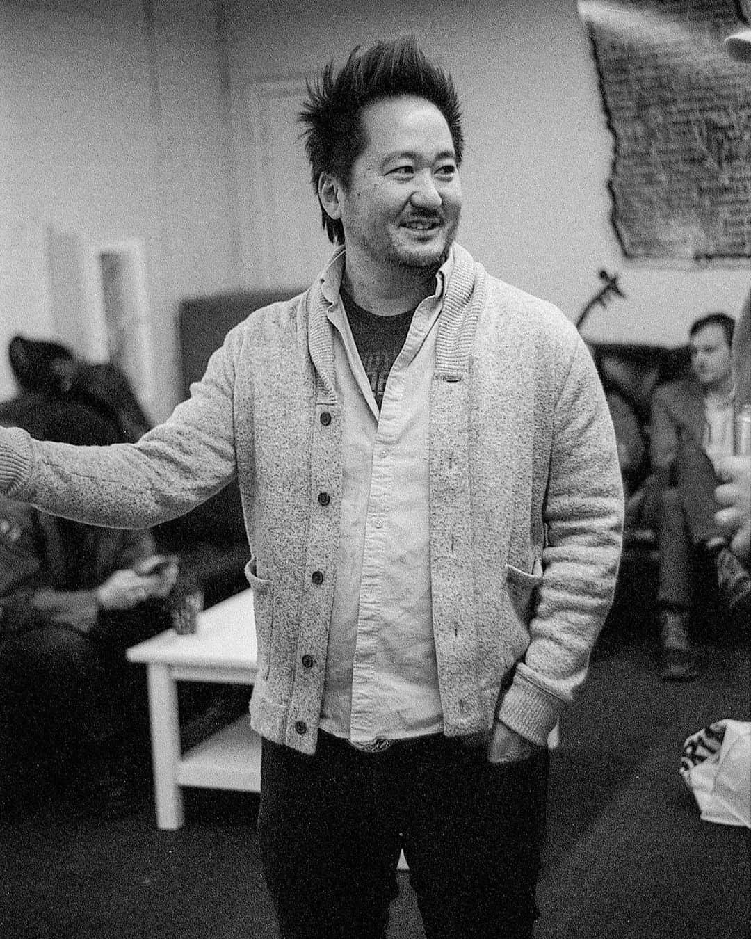 Kishi Bashiさんのインスタグラム写真 - (Kishi BashiInstagram)「@omoiyarisongfilm at ATL’s @varietyplayhouse   @kishi_bashi  @talltalltrees @emilyhopeprice  @jtaylorsmith   #hp5plus #ilfordhp5 #leicam3 #50mmelcan #1600iso」11月27日 23時20分 - kishi_bashi