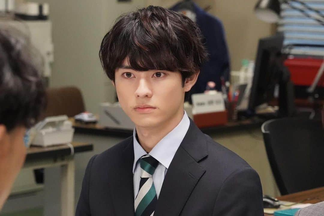 前田拳太郎のインスタグラム：「「トクメイ！警視庁特別会計係」第7話ご視聴ありがとうございました！  本日の月村もツッコミキレキレでしたね！  7話何回も見てみんなでハラン語解読してください笑  来週のトクメイ！もお楽しみに！！」