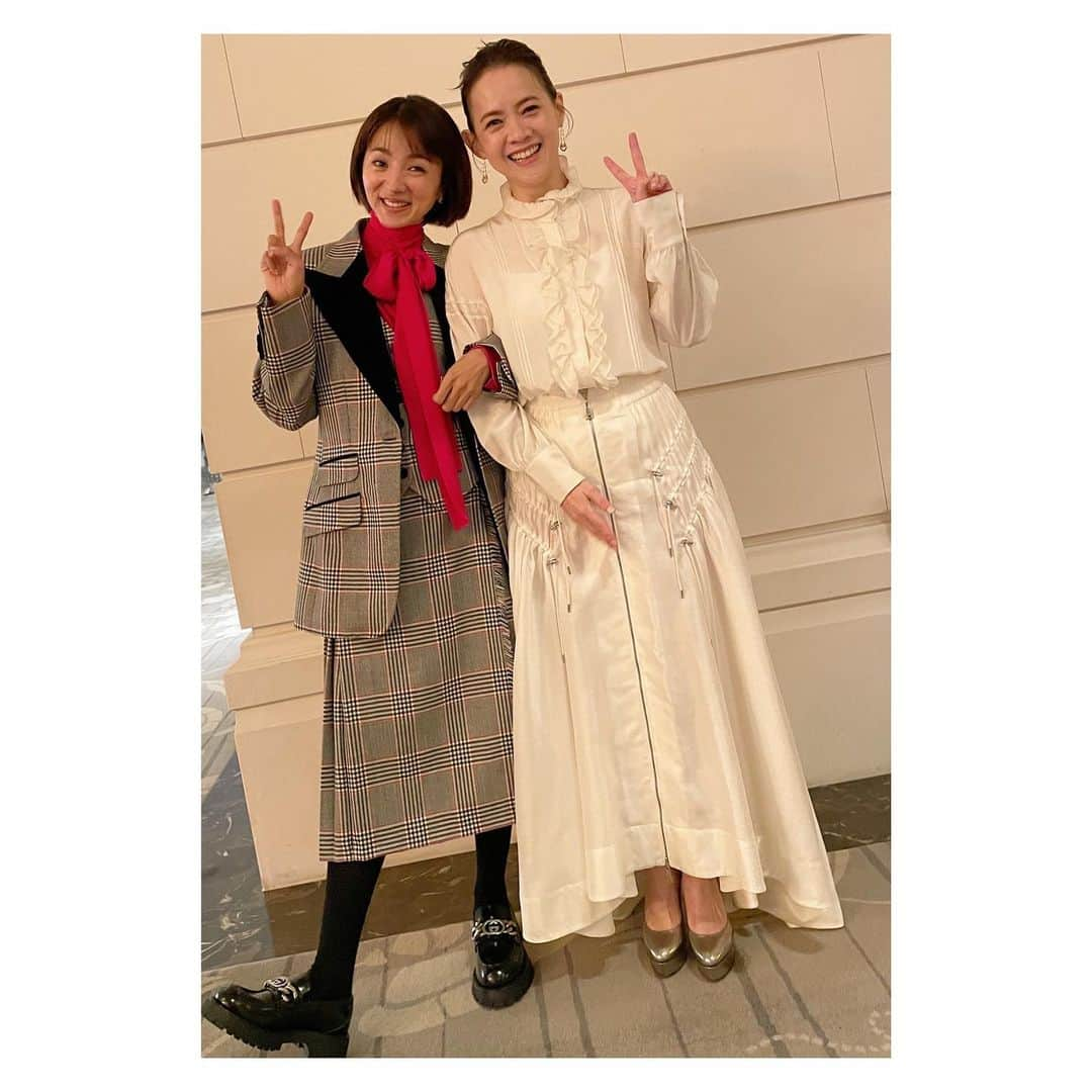 満島ひかりさんのインスタグラム写真 - (満島ひかりInstagram)「❤️ 金馬影展 at Taiwan @goldenhorsefilmfestival ありがとう、謝謝！幸福🤍幸せいっぱいでした  映画祭にかかわる映画人やスタッフの皆さん 知的で美しい心で、ほんとうに癒されました✨✨  master class の素晴らしい時間にも感謝です。 驚くほどに楽しくて、優しくて温かいfestival 👏 🫶 すごい !!  恭喜你＆おつかれさまでした --- 林さん、和田さん、ミチルさん 毎日一緒にありがとう。楽しすぎたね」11月27日 23時35分 - hikarimitsushima