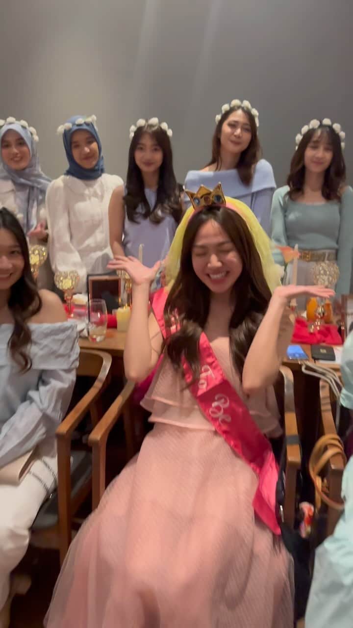 のインスタグラム：「My friends 🫶🏻」