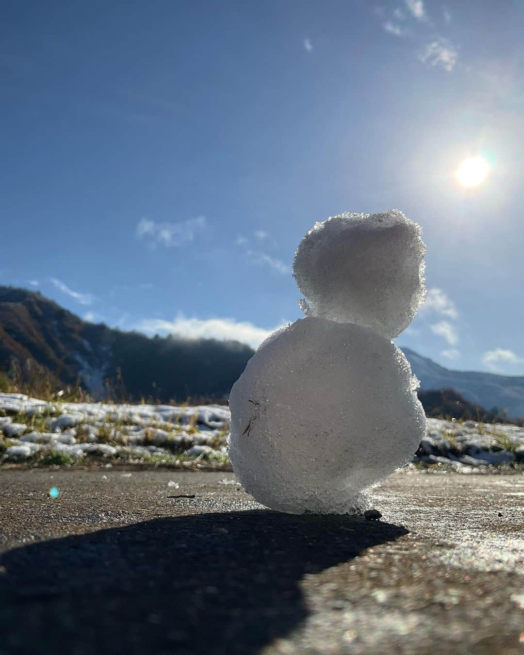 野島健児のインスタグラム：「魚沼の初雪だるま」