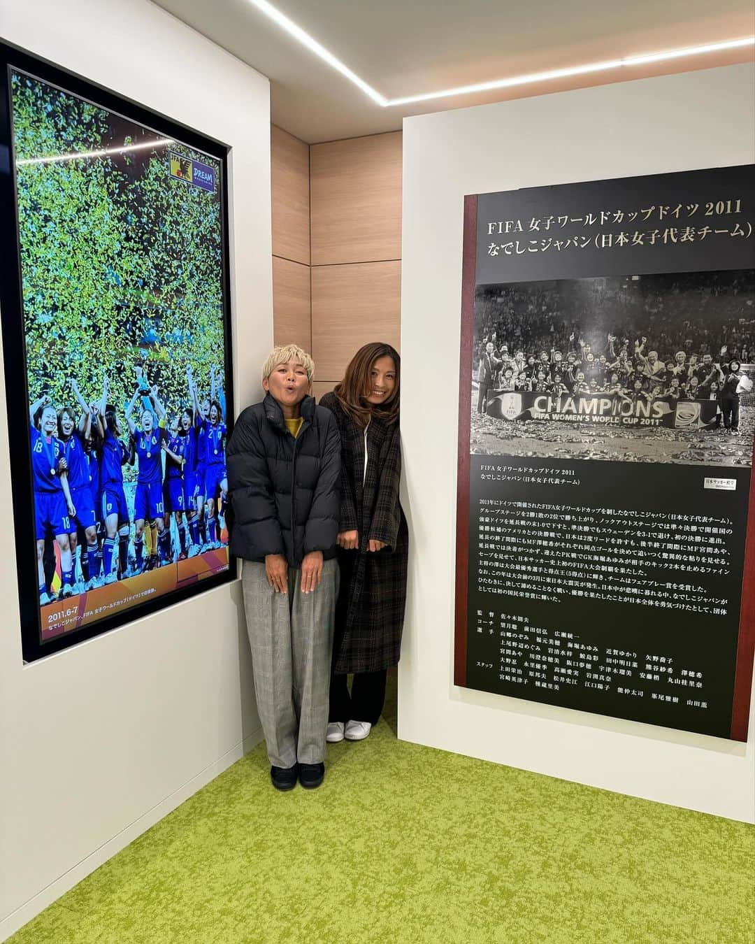 川澄奈穂美さんのインスタグラム写真 - (川澄奈穂美Instagram)「🏆🏆🏆 ▽ JFAハウスがトヨタ東京ビルに移転してから初めて行きました⚽️ 入ってすぐのところに殿堂入りのとかなんか色々あった！（説明下手くそかよ） 写真だけど、みんなに会えた気持ちになって嬉しかったです💙 キングは殿堂入りのみなさんのパネル（？）像（？）と記念撮影して嬉しそうでした☺️」11月28日 10時34分 - naho_kawasumi_9