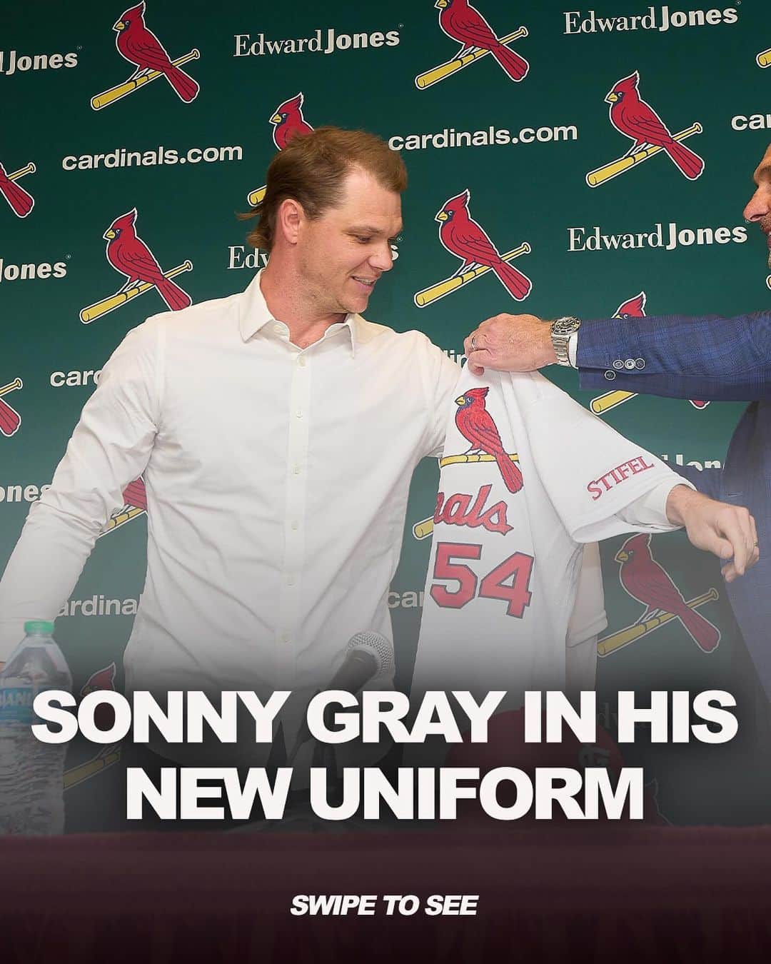 MLBのインスタグラム：「Sonny Gray had his sights set on St. Louis.  📸: @Cardinals」