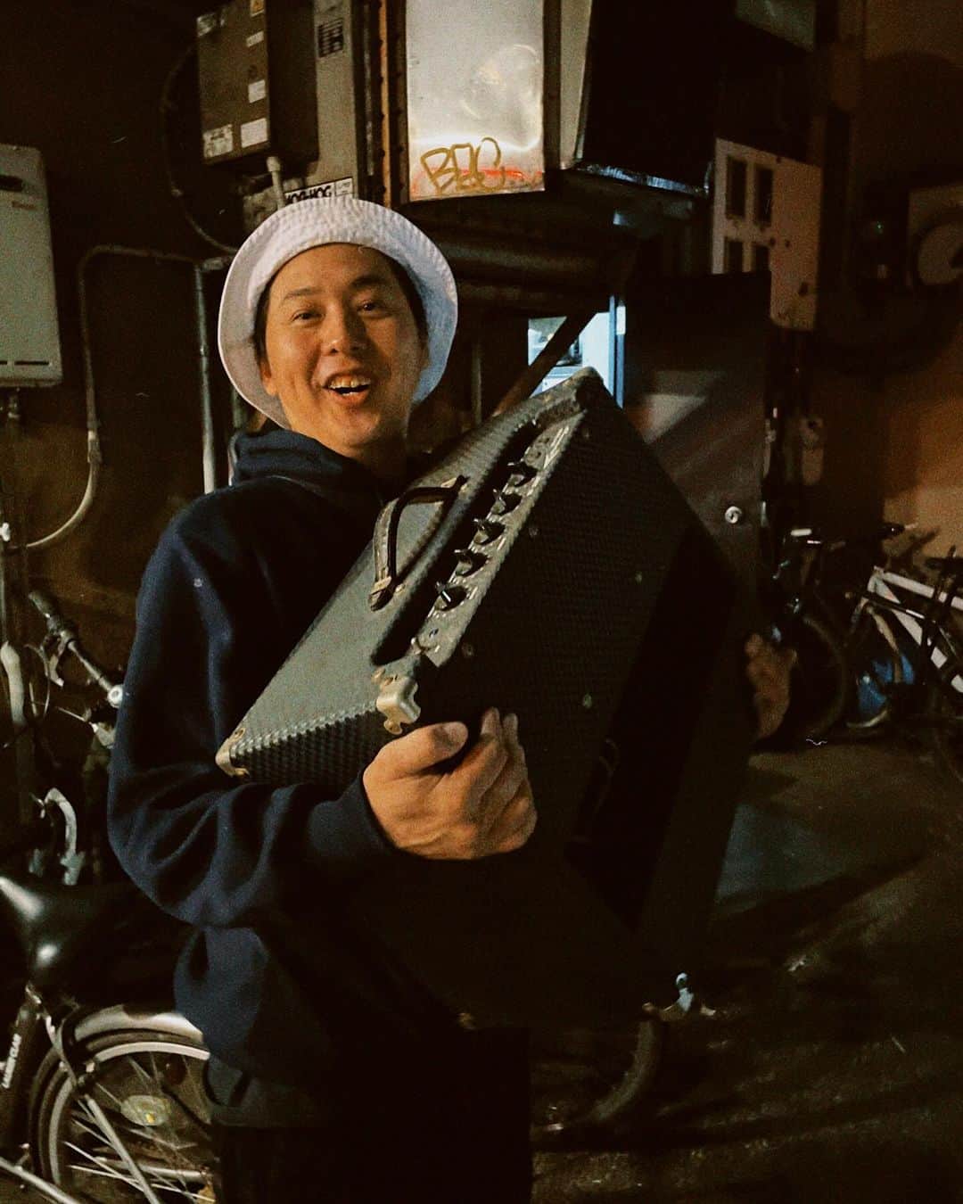 モッチェ 永井のインスタグラム：「チョット前。福岡。直方のたぬき庵の夜。ありがとうございました。またみなさんお元気でお会いしたいですぅ〜。ビッグ・ラブ for  @wu_tanukian @tanukian」