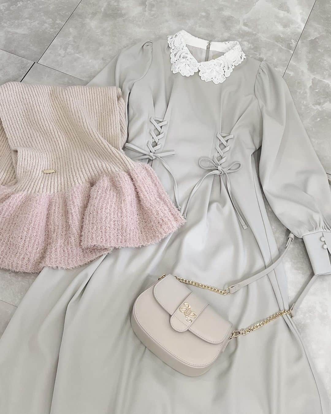 AnMILLEのインスタグラム：「winter collection new item ㅤㅤㅤㅤㅤㅤㅤㅤㅤㅤㅤㅤㅤ #レース襟ウエストリボンOP ¥11,000 【BE/BK】 ㅤㅤㅤㅤㅤㅤㅤㅤㅤㅤㅤㅤㅤ　 ㅤㅤㅤㅤㅤㅤㅤㅤㅤㅤㅤㅤ  #アンミール #anmille」