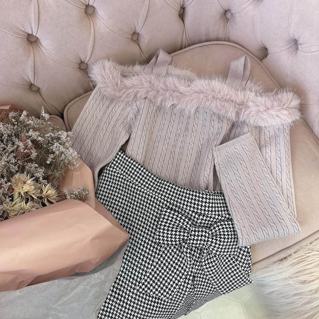 evelynのインスタグラム：「winter collection🐰︎♥︎ ㅤㅤㅤㅤㅤㅤㅤㅤㅤㅤㅤㅤㅤ \ NEW / #リボンスカパン ¥6,900 【PI/BK／千鳥】 ㅤㅤㅤㅤㅤㅤㅤㅤㅤㅤㅤㅤㅤ #evelyn #エブリン」
