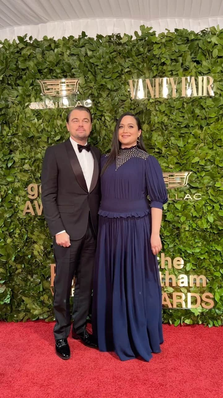 Vanity Fairのインスタグラム：「#KillersoftheFlowerMoon costars Leonardo DiCaprio and Lily Gladstone reunite at the 2023 Gotham Awards.」