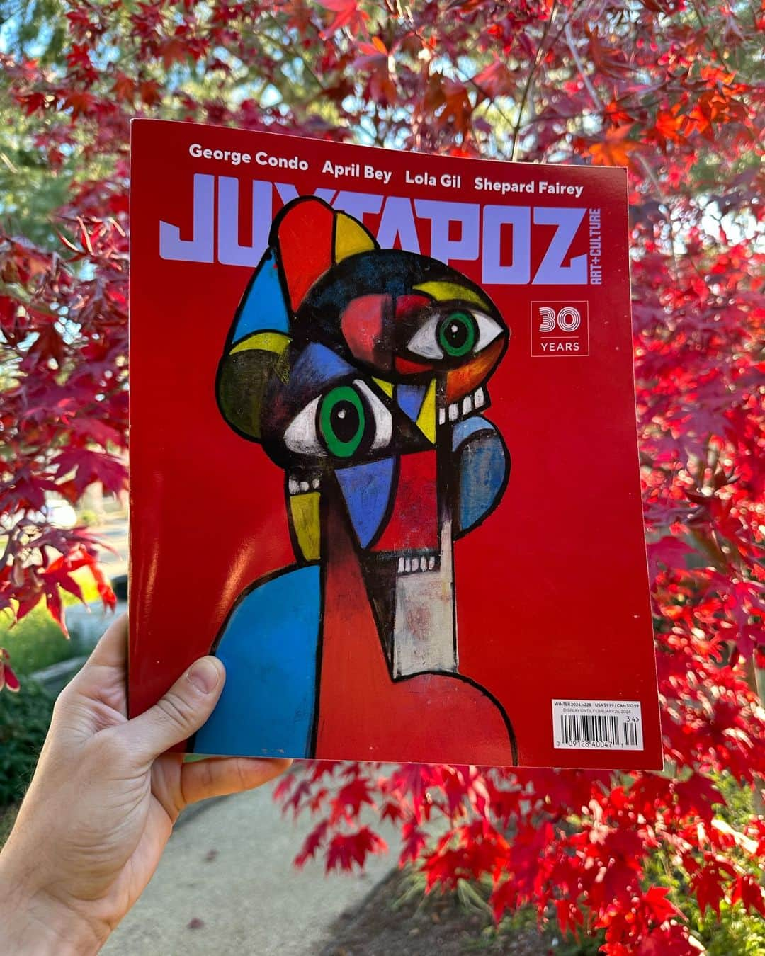 Juxtapoz Magazineさんのインスタグラム写真 - (Juxtapoz MagazineInstagram)「WINTER 2024 Quarterly, the beginning of our 30th anniversary, with cover art by @artistgeorgecondo   Featuring @obeygiant @aprilbey_ @lolagil @oliviaster @sarahsrlee @immikelee @jkey13 @ever.a.k.a.thegirlabouttown @spooky_orbison @twincharlie @miyako_yoshinaga_gallery and more!」11月28日 9時50分 - juxtapozmag