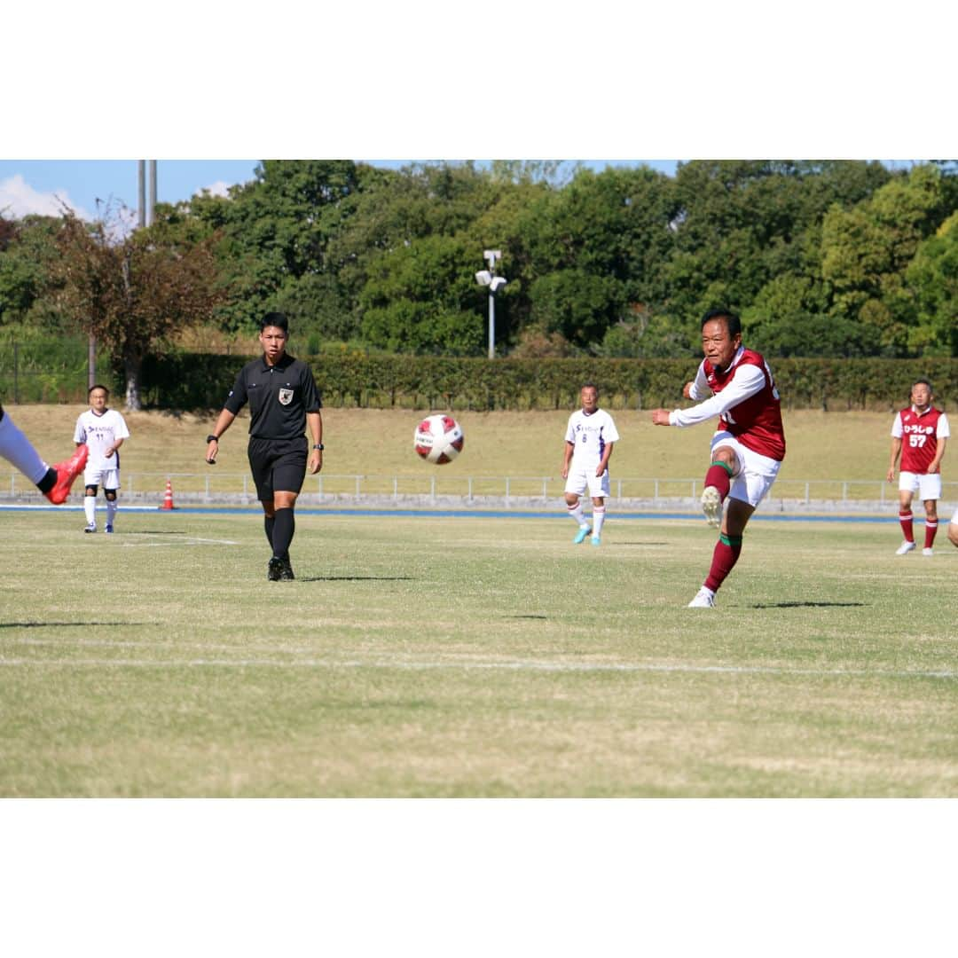 西条市のインスタグラム：「. 広報担当のフォトレポート📸  2023.10.29・30　 ねんりんピック（サッカー） ＠西条運動公園  #愛媛県 #西条市 #lovesaijo #広報さいじょう #ねんりんピック #シニア #愛顔のえひめ2023 #サッカー #おもてなし #表彰式」