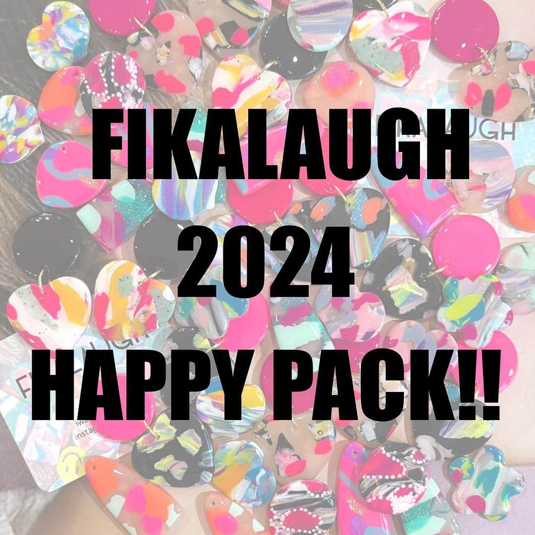 いわたまいのインスタグラム：「2023年は @FIKALAUGH を立上げてたくさんの方にアクセサリーをお手に取って頂けました！  そんな1年の感謝の気持ちを込めて… FIKALAUGHの福袋『HAPPY PACK』を販売いたします🙌🏻  ●予約販売期間 11.27 MON 20:00〜12.3 SUN 23:59  いわゆる『新年初売りの福袋』なアイテムですが、お届けは2023年内の12月中旬〜下旬予定です♪  #fikalaugh #フィーカラフ #polymerclay #polymerclayearrings #polymerclayjewelry #ハンドメイドアクセサリー #ポリマークレイ #ポリマークレイアクセサリー #ポリマークレイピアス #ポリマークレイジュエリー #福袋 #HAPPYPACK #HAPPYBAG」