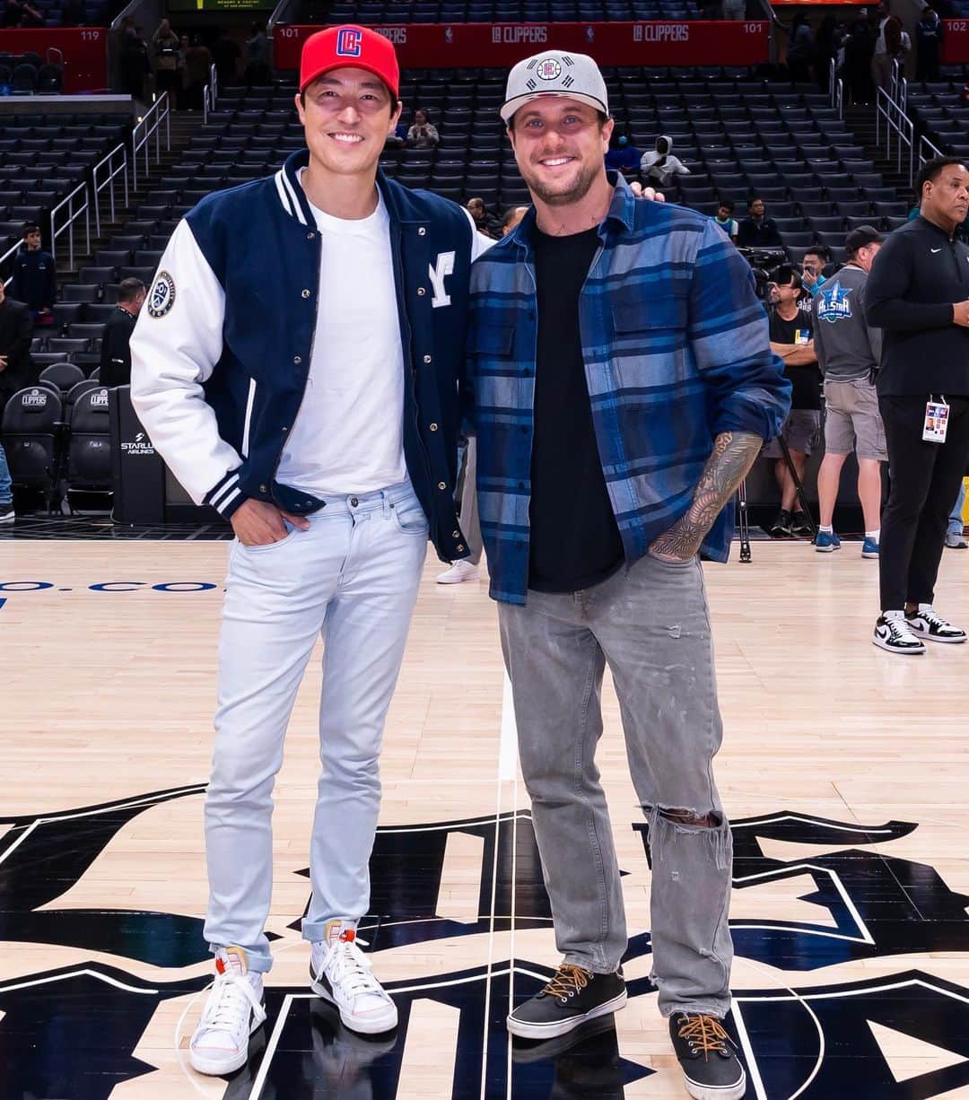 ダニエル・ヘニーのインスタグラム：「Surreal night with amazing friends.  Thank you @laclippers for the invite.  Loved every minute of it!」