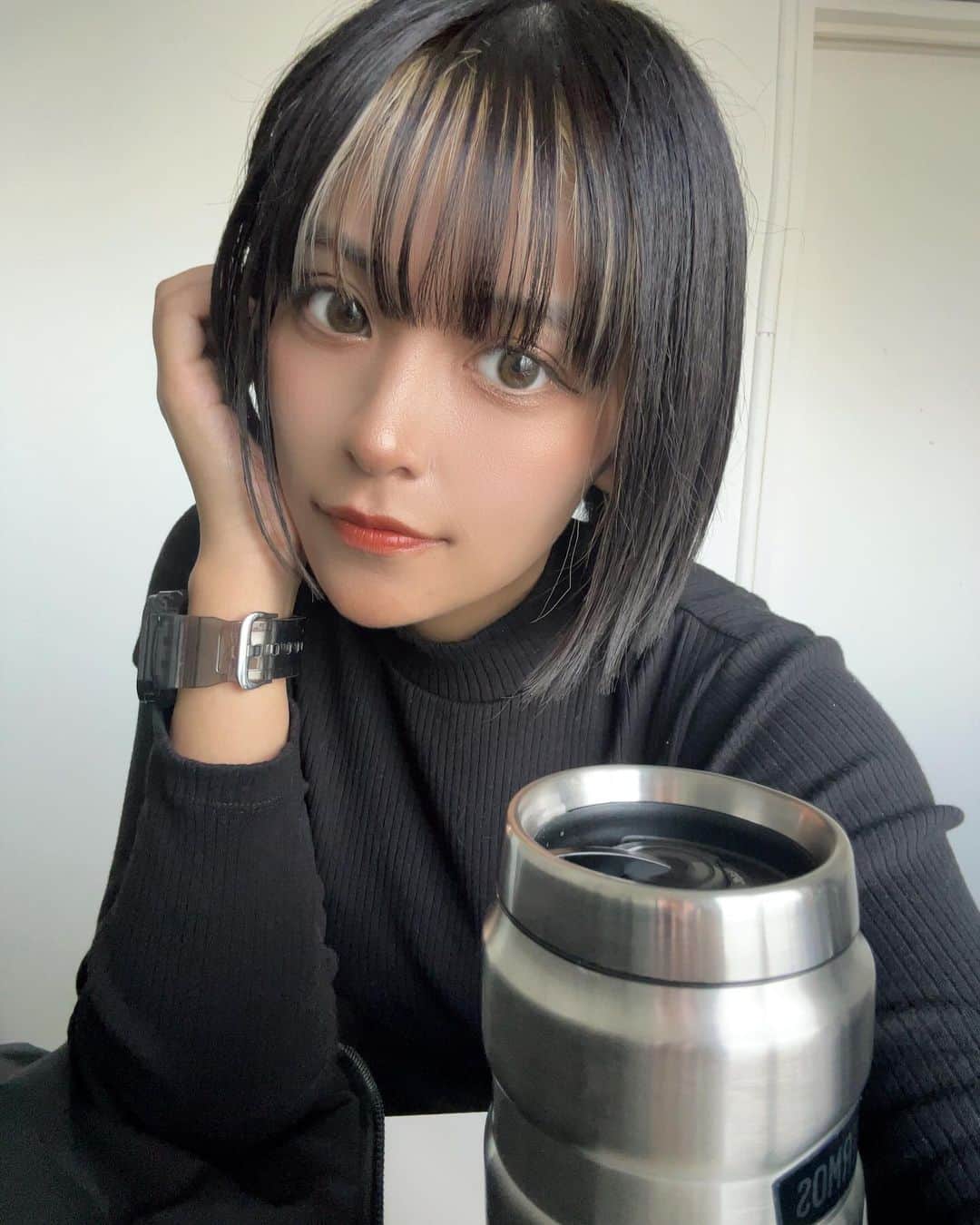 大滝友梨亜のインスタグラム：「おはよー。   暗めの髪すき。   #個撮 #モデル  #ゆりあのいんすた」