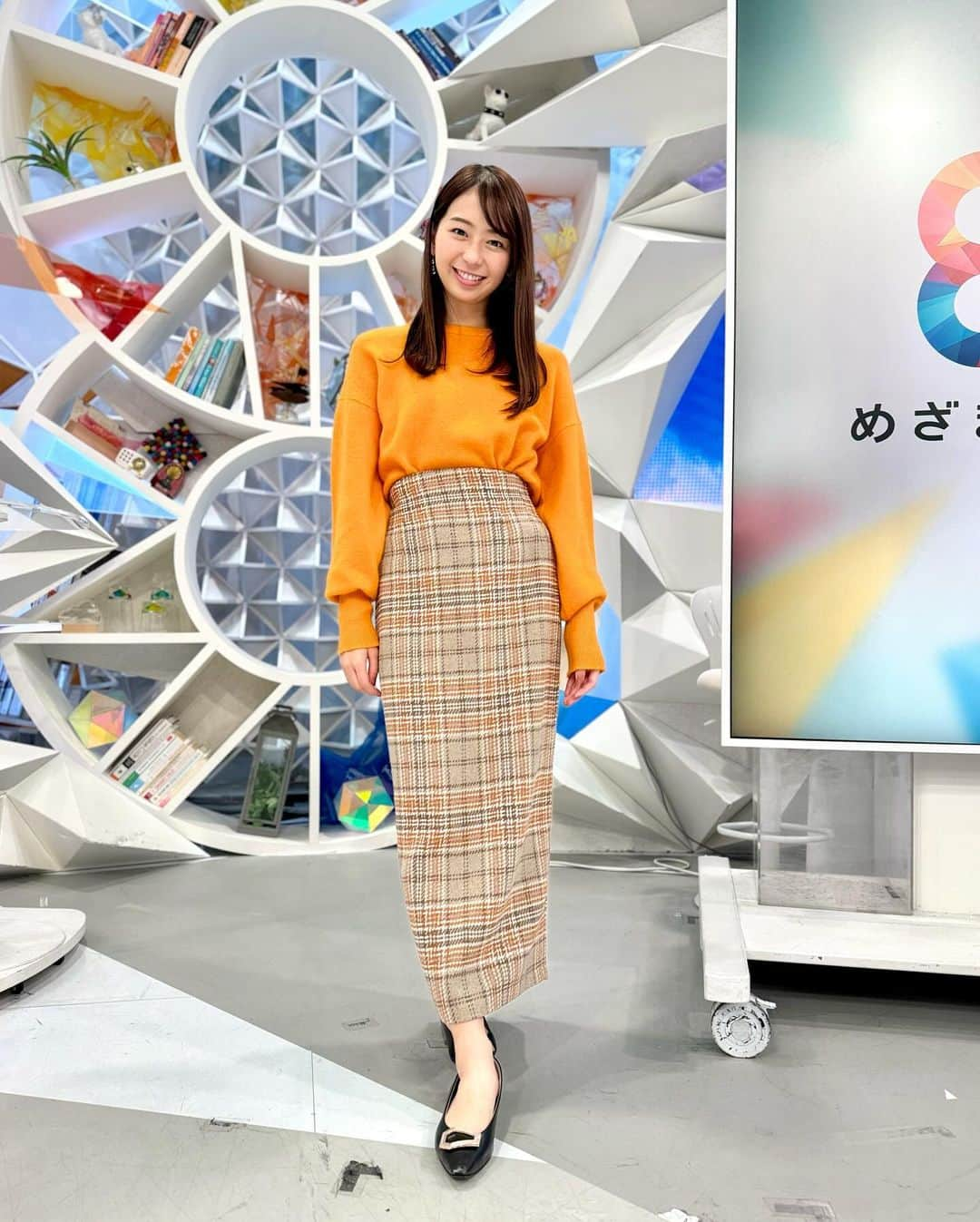 フジテレビ「めざまし8」さんのインスタグラム写真 - (フジテレビ「めざまし8」Instagram)「. 🧡きょうのこむっち🧡 ❁.｡.:*:.｡.✽.｡.:*:.｡.❁.｡.:*:.｡.✽.｡.:*:.｡.❁  オレンジニット🧡&チェックスカート🍂のオータムカラーこむっち🍁  きょうの #8タメ は #上野の森美術館 の #モネ連作の情景🖼️ すてきですね〜休日に行きたいです😌  ✼••┈┈┈┈┈••✼✼••┈┈┈┈┈••✼  🧡ニット @brahmin_fsf 🤎スカート @lilliancarat_official 👡シューズ  #めざまし8 #小室瑛莉子 #こむっち #モネ連作展 #衣装 #fashion #fashionstyle #ootd」11月28日 10時32分 - mezamashi8.tv