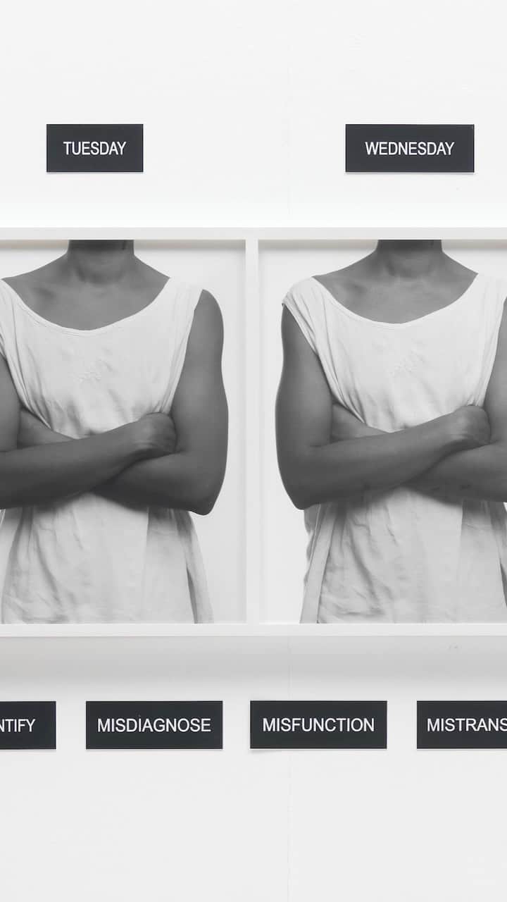 テート・ギャラリーのインスタグラム：「#GetToKnow American artist Lorna Simpson. ⚡  In ‘Five Day Forecast’ we are presented with a kind of photographic anti-portrait, we don’t see the subject’s expression instead we see a Black woman with arms crossed and cropped at the torso with each weekday predicting a monotonous forecast. 📷  Simpson often combines text with photography to examine representation, identity, gender, race and memory within contemporary America. Look closely and you will notice subtle variances in the subject’s posture, suggesting the artist has used a time-lapse method in her black and white photography.  Underneath each image are ten plaques with single words including ‘misdescription’, ‘misidentify’ and ‘misconstrue’, each one forecasting repeated communication breakdown, while a pun on ‘mis/miss’ comments on both racial and gender identity.   📷  Lorna Simpson, Five Day Forecast, 1991 © Lorna Simpson, courtesy Salon 94, New York」