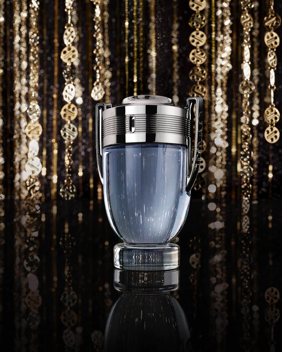パコラバンヌのインスタグラム：「Invictus, the holiday gift of legends. ​ _ #RabanneHoliday  #Rabanne」