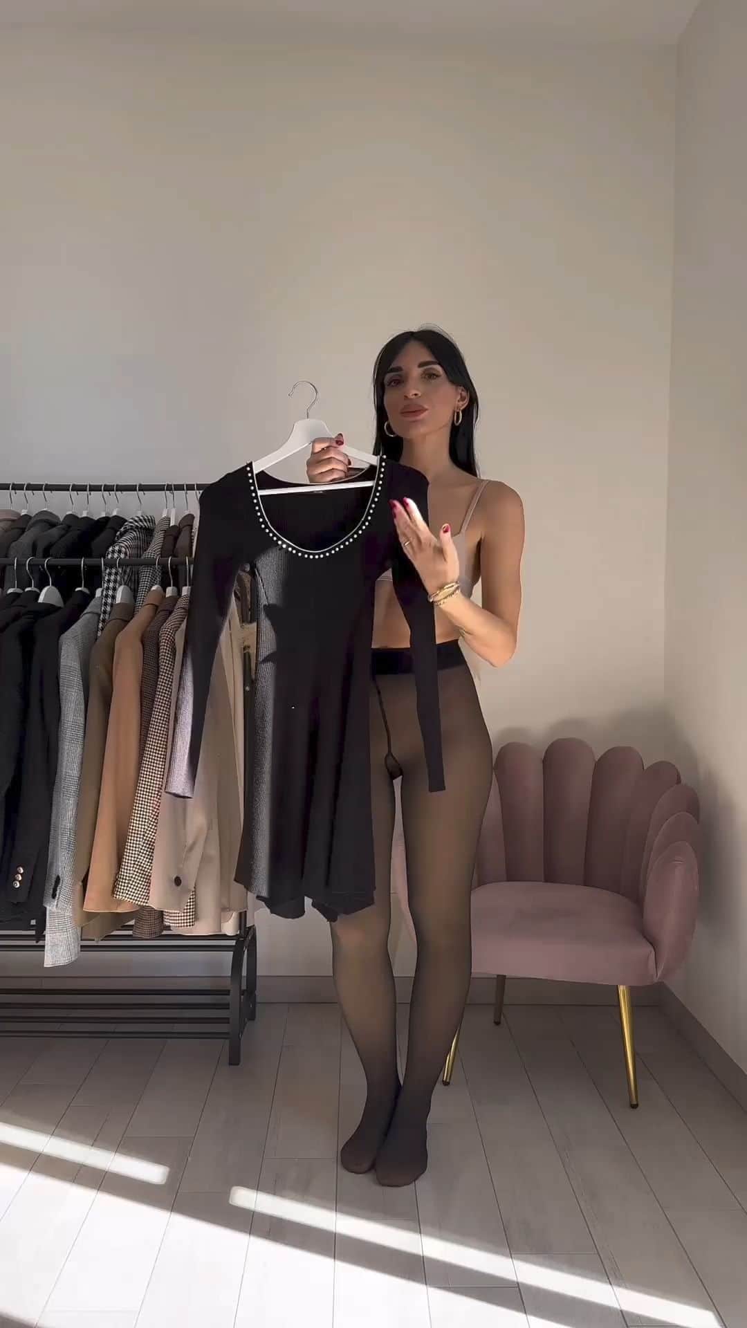 SHEINのインスタグラム：「Effortlessly sleigh your holiday style in timeless chic looks with @fede_rica_14's GRWM 🖤✨  🔎 19644554  #SHEIN #SHEINforAll #SHEINstyle #fashion #chic」