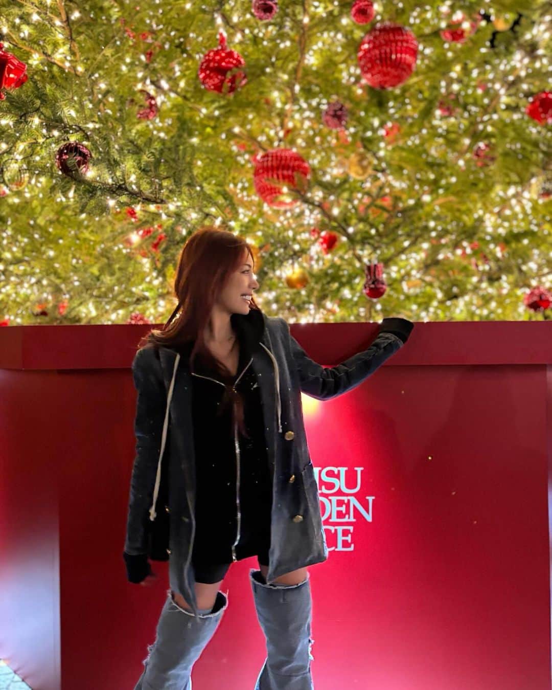 丹野珠里さんのインスタグラム写真 - (丹野珠里Instagram)「今年もガーデンプレイス綺麗だった🎄✨  23:00まで点灯してるみたいだよ💡 皆行ってみてね🥹感動よ✨✨  ムービーはリールでupするね🎬💙🩵✨  #cyberjapan #junon #イルミネーション2023」11月29日 7時00分 - cjd_junon