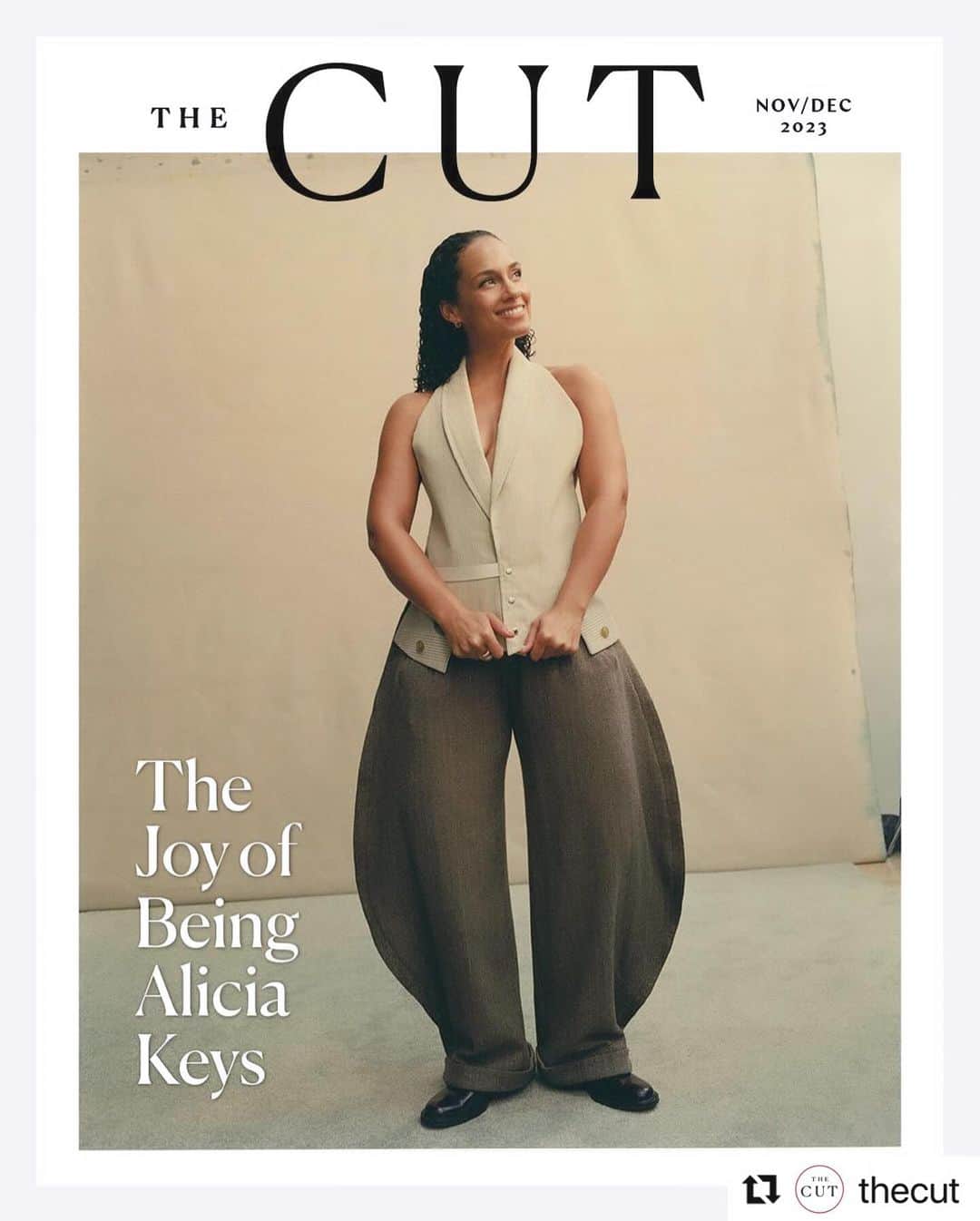 アディクションのインスタグラム：「#Repost @thecut  ・・・ Twenty years after her debut and with a new musical out loosely based on her life, Alicia Keys is learning to take it easy.  “I don’t always have to be on 30,000. And I know that even when I’m not on 30,000, I am still in a very productive space,” she says. “I thought I had to kill myself and go endless hours and never stop and never sleep and never take time for anything that brought me joy or peace or space.”  Read @missasiamilia’s #CutCover interview with Alicia Keys at the link in bio.  Alicia Keys @aliciakeys Photography by @cgbp Styling by @jessswill Written by @missasiamilia Hair by @lacyredway Makeup by @studio_ayako Manicure by @nailglam Set Design by @alicemartinellli Tailoring by @lindz_tailor The Cut, Editor-in-Chief @lrpeoples The Cut, Photo Director @nono_elle_ The Cut, Deputy Style Editor @joannanikasnyc The Cut, Photo Editor @_maridelis The Cut, Fashion Assistants @brookelamantia and @chineaxtine」