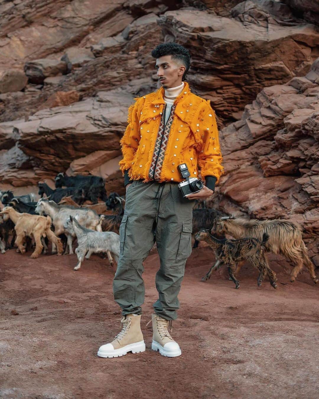 Wonderful Placesさんのインスタグラム写真 - (Wonderful PlacesInstagram)「Devon Combat Boots handcrafted in Spain by @orolosangeles Black Friday Sale Now live for 30-50% Off Sitewide // campaign shot in Morocco @orolosangeles」11月28日 2時39分 - wonderful_places