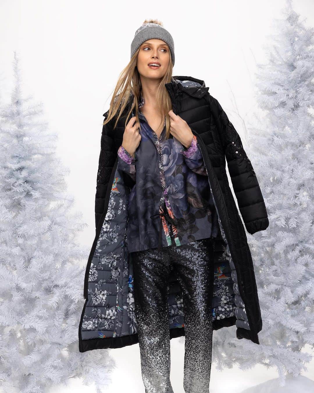 ジョニーワズのインスタグラム：「Bundle up in style.  Refresh your winter layers in our Holiday Wonderland Event.」