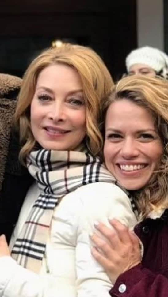 シャロン・ローレンスのインスタグラム：「We loved it ! So pleased for my pals  @msbethanyjoylenz , @polahaha @jonathansfrakes Congratulations to the creative team @hallmarkchannel-  Screenplay- Marcy Holland , direction- John Putch  for capturing the history , glamor and romance of @biltmoreestate so perfectly.」