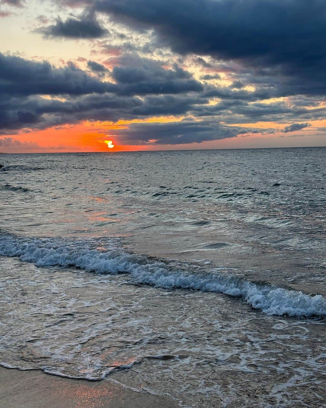 アンドレア・デンバーさんのインスタグラム写真 - (アンドレア・デンバーInstagram)「Life lately #maui #hawaii」11月28日 2時50分 - andreadenver