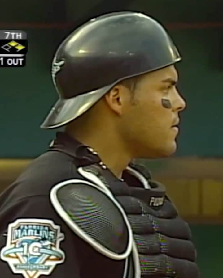 MLBのインスタグラム：「Happy 52nd birthday to Hall of Famer @PudgeRodriguez7!   A day for blowing out candles and throwing out baserunners. 💪」