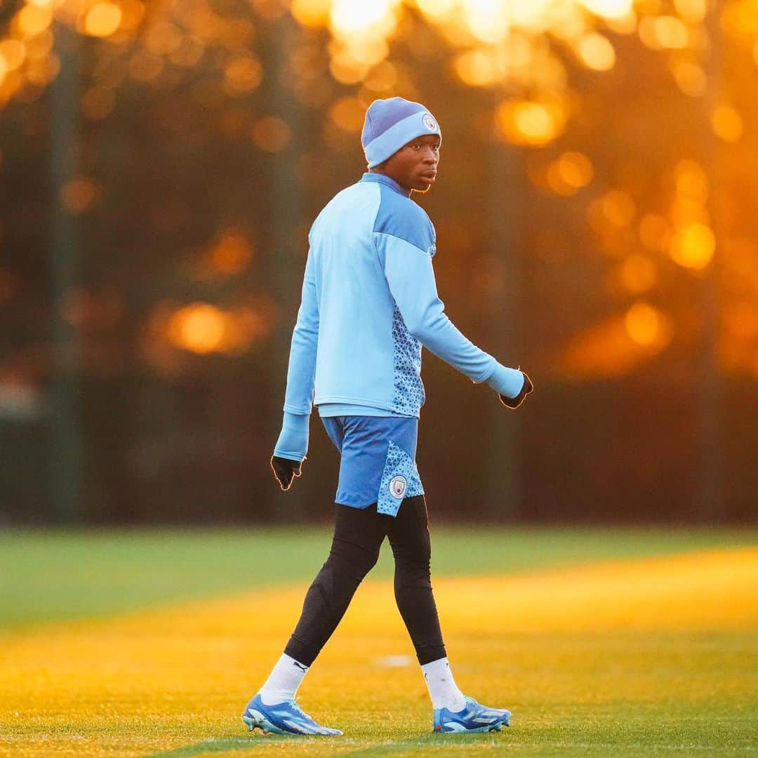 マンチェスター・シティFCのインスタグラム：「Gearing up for UYL action! 💪」