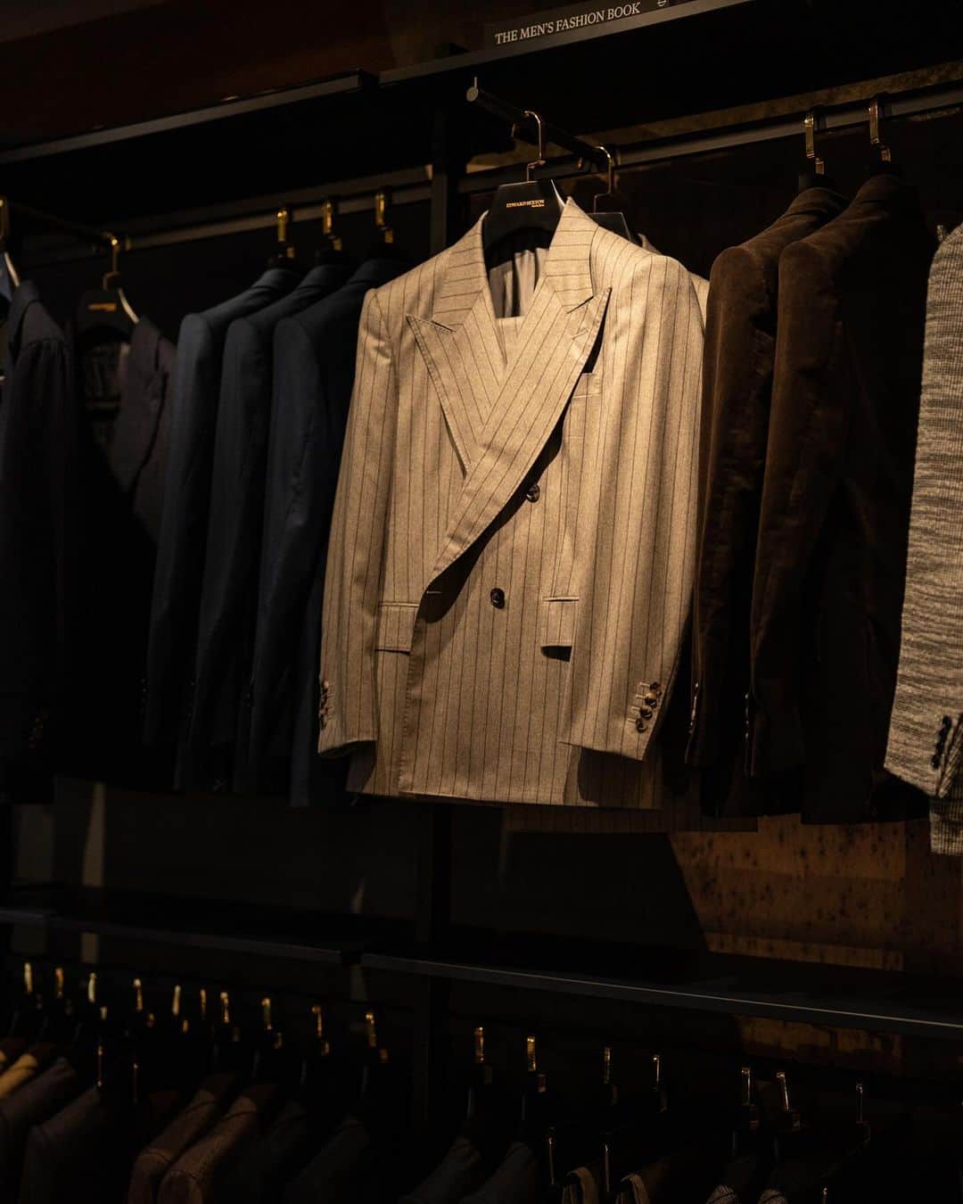 エドワード セクストンのインスタグラム：「Explore our full selection of Winter tailoring and outerwear in-store at 35 Savile Row.  #edwardsexton #savilerow #menswear #london #tailoring #sartorial #aw23 #autumn #winter #sexton」