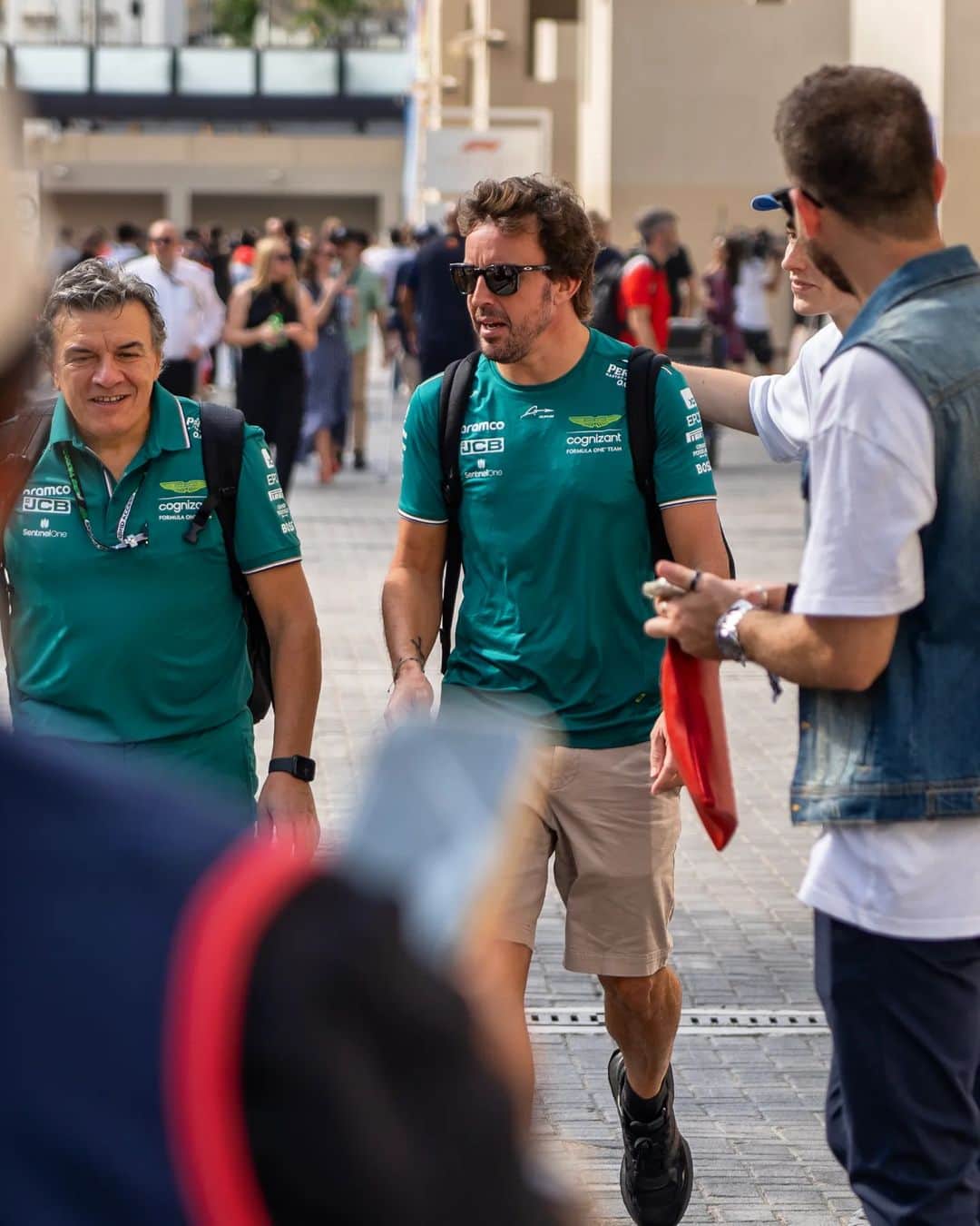 Rich McCorさんのインスタグラム写真 - (Rich McCorInstagram)「I know no-one follows me for my F1 content (so thanks for indulging me when I do post it)!   Absolutely fantastic end of season race in Abu Dhabi- had a smile on my face the whole weekend. Got to meet a few faces from @f1 TV & the teams & got a shot of @charles_leclerc in the Ferrari that I'm especially happy with.  #F1 #AbuDhabi」11月28日 3時57分 - paperboyo