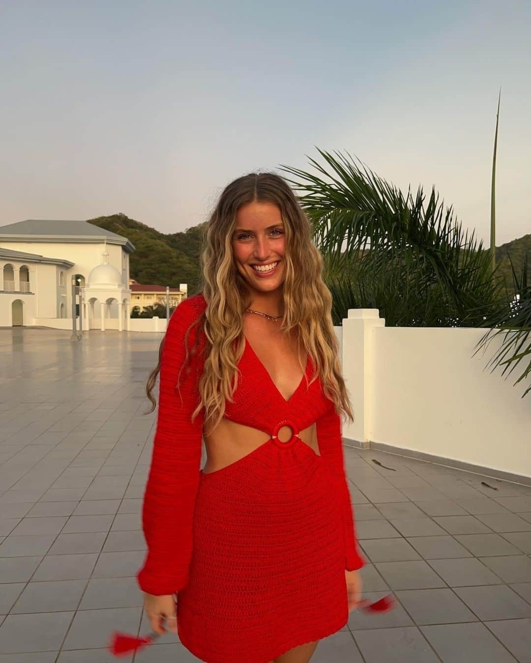 Beginning Boutiqueのインスタグラム：「Lady in red @chloe_clarice⁠ 💃🏼 Shop the best-selling Cleo Red Crochet Mini Dress in our LUCKY MONDAY SALE ❤️‍🔥⁠」