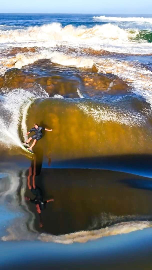 ジェイミー・オブライエンのインスタグラム：「XXL WAIMEA RIVER & GLASSY JELLO WAVES  link in profile or check out my YuuTube channel 💥 follow @jobschoolofsurf」