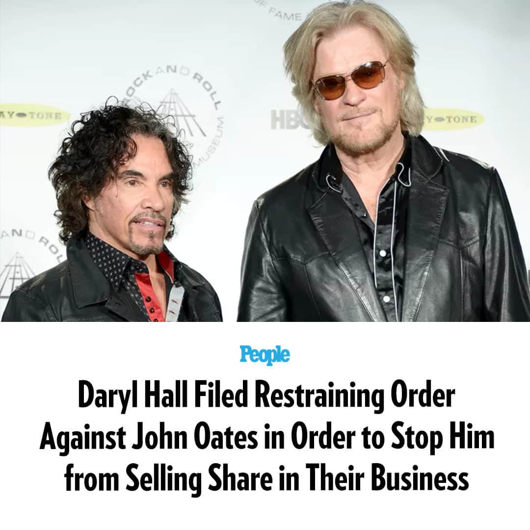 People Magazineのインスタグラム：「Days after Daryl Hall was granted a temporary restraining order against John Oates, new details have come to light on the reasons behind the Hall & Oates bandmates’ legal drama. Head to the link in bio for the details. | 📷: Getty」