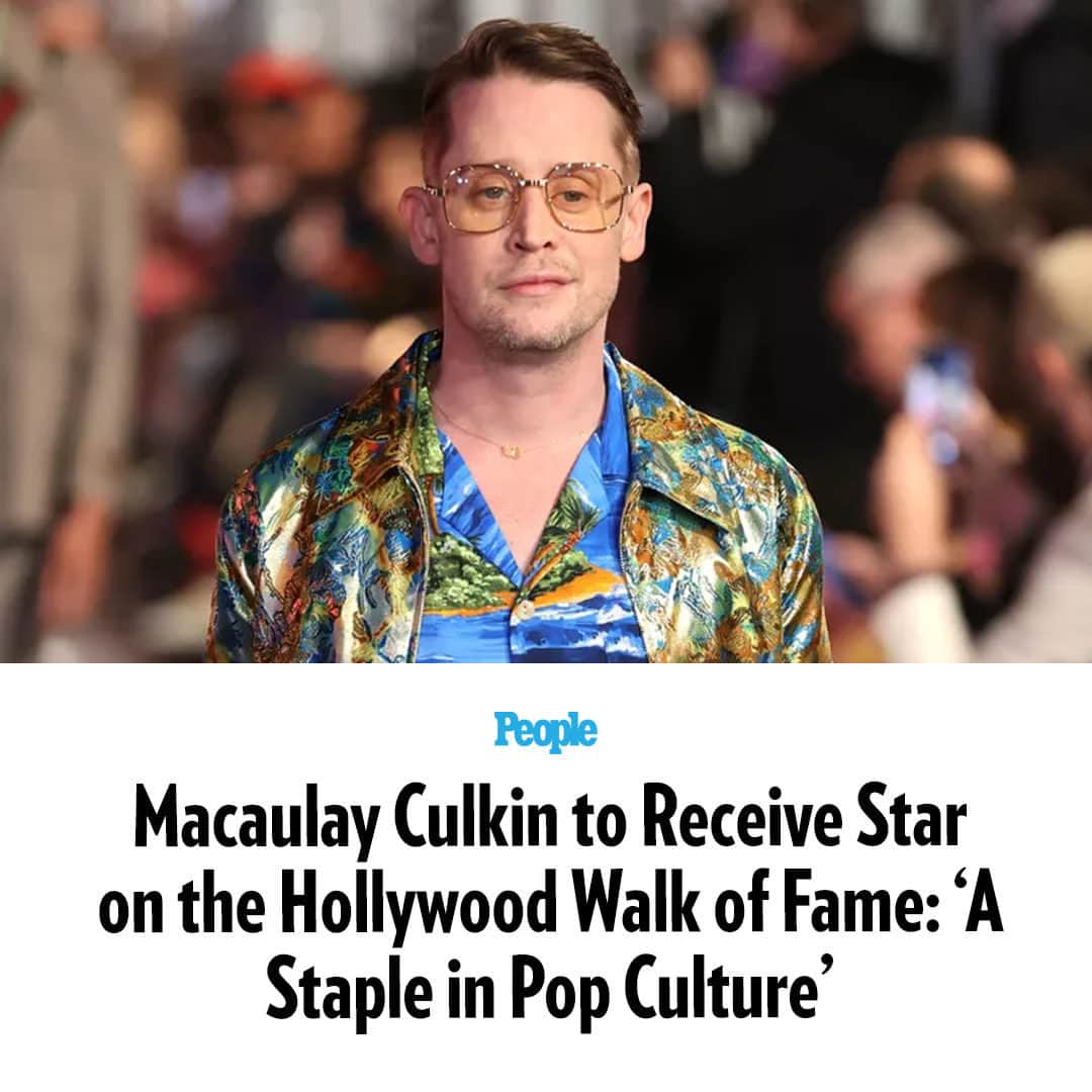 People Magazineのインスタグラム：「Macaulay Culkin's star has come in. ⭐ The actor, who first gained fame over 30 years ago as a child for his starring role as Kevin McCallister in the 'Home Alone' films, is set to become the 2,765th recipient of a star on the Hollywood Walk of Fame. Tap the link in bio for more, including the confirmed speakers for the ceremony! | 📷: Getty」