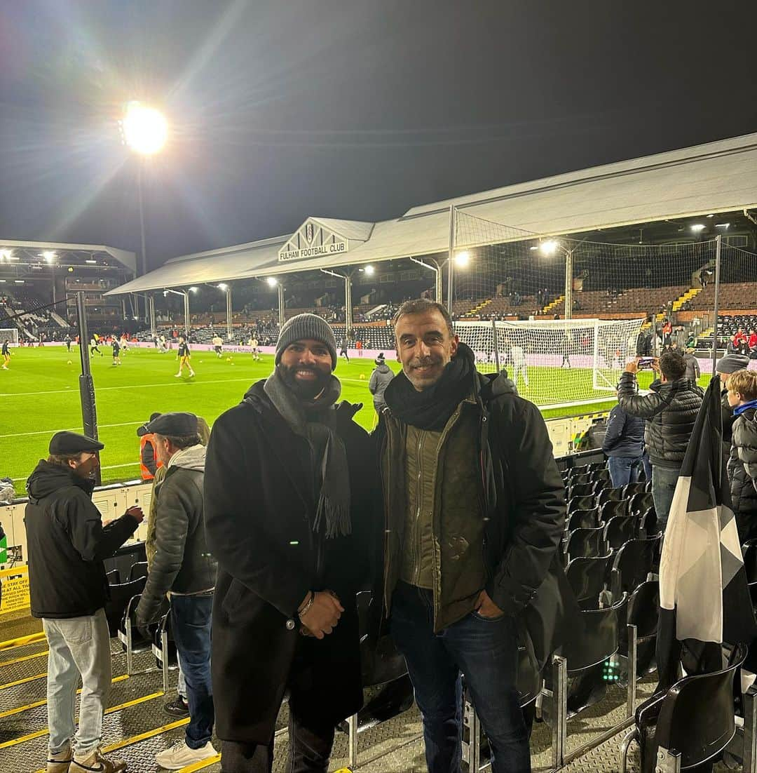 サンドロ・ラニエリ・ギマランイス・コルデイロのインスタグラム：「Com meu amigo @botelho.oscar 👊🏼 @fulhamfc x @wolves」