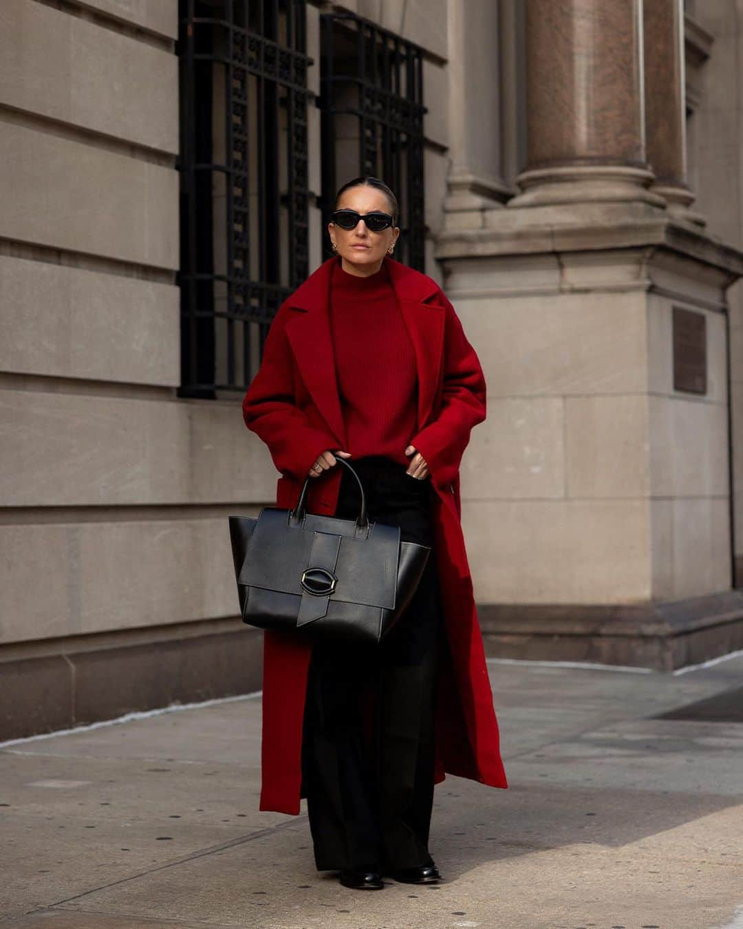 Banana Republic さんのインスタグラム写真 - (Banana Republic Instagram)「Rich red separates, styled by @laurandnicolas in NYC. Link in bio to get the look. #TheBRLook」11月28日 4時48分 - bananarepublic