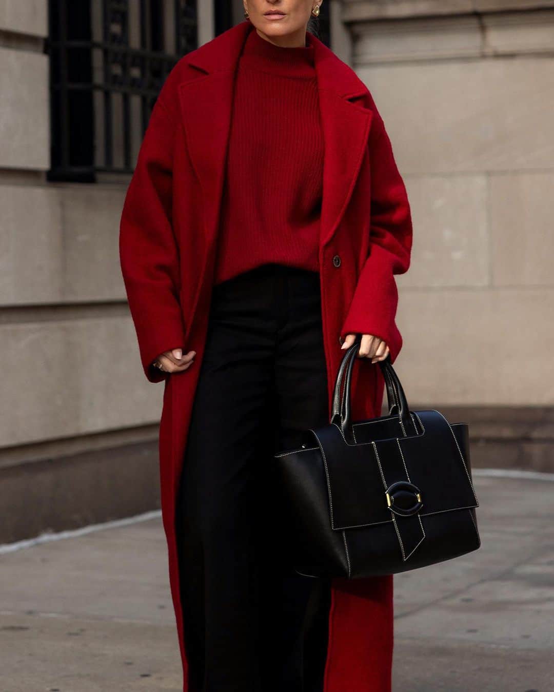 Banana Republic さんのインスタグラム写真 - (Banana Republic Instagram)「Rich red separates, styled by @laurandnicolas in NYC. Link in bio to get the look. #TheBRLook」11月28日 4時48分 - bananarepublic
