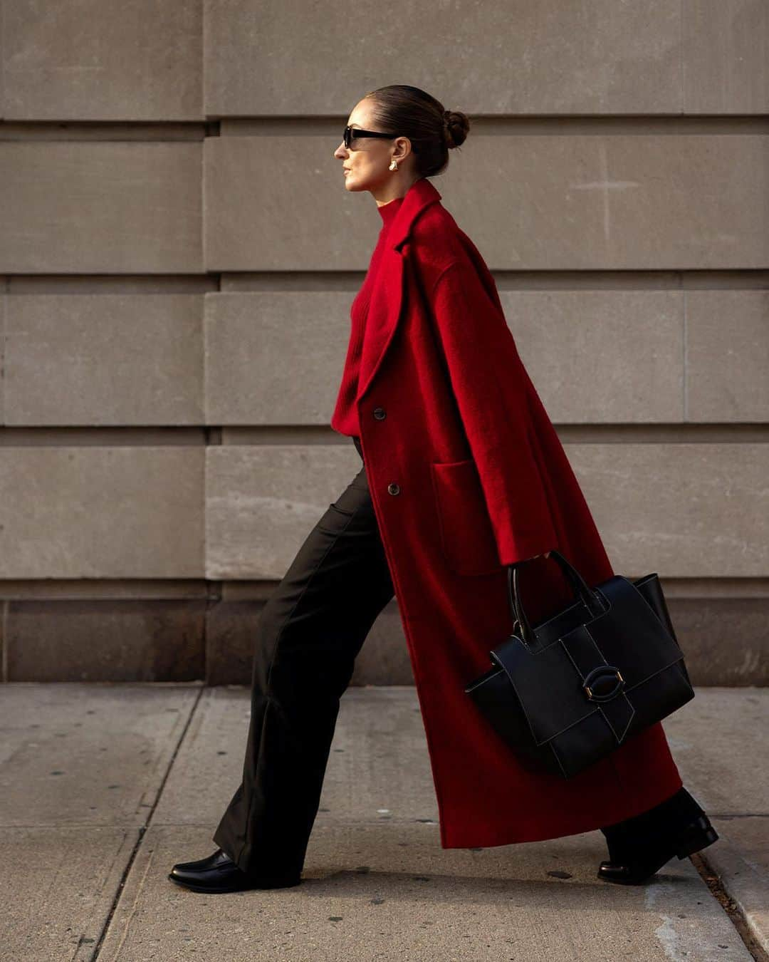 Banana Republic さんのインスタグラム写真 - (Banana Republic Instagram)「Rich red separates, styled by @laurandnicolas in NYC. Link in bio to get the look. #TheBRLook」11月28日 4時48分 - bananarepublic